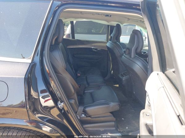 2021 VOLVO XC90