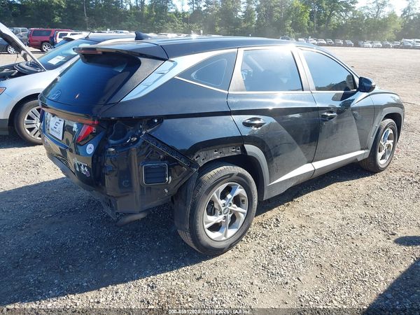 2022 HYUNDAI TUCSON SE
