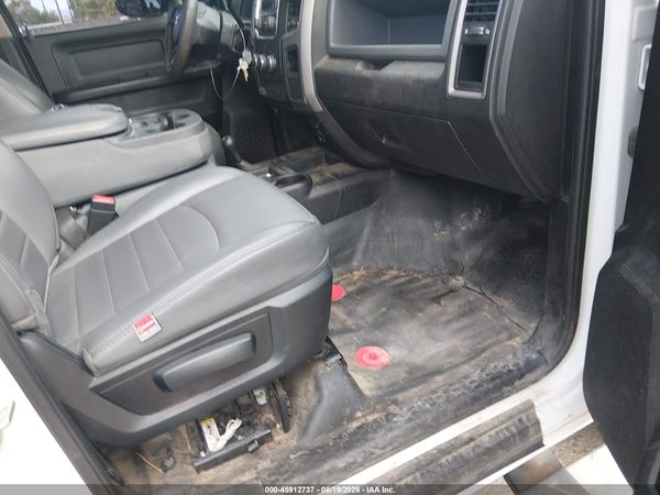 2018 RAM 2500 TRADESMAN  4X4 8' BOX — I5