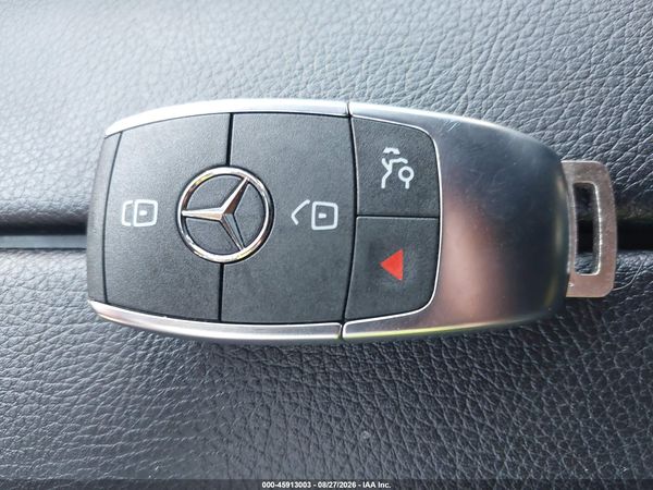 2025 MERCEDES-BENZ GLB 250 4MATIC — I11