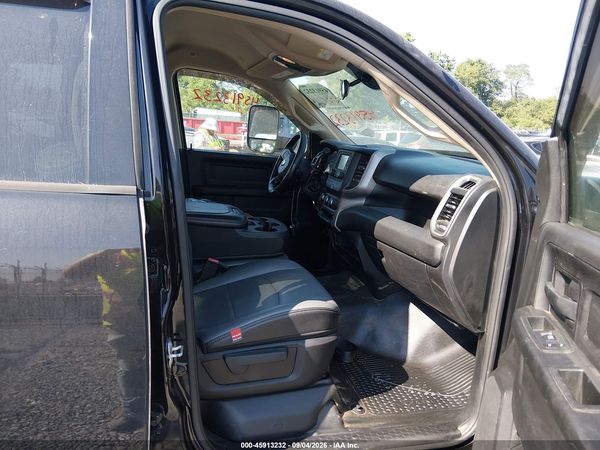 2020 RAM 3500 TRADESMAN  4X4 6'4 BOX — I8