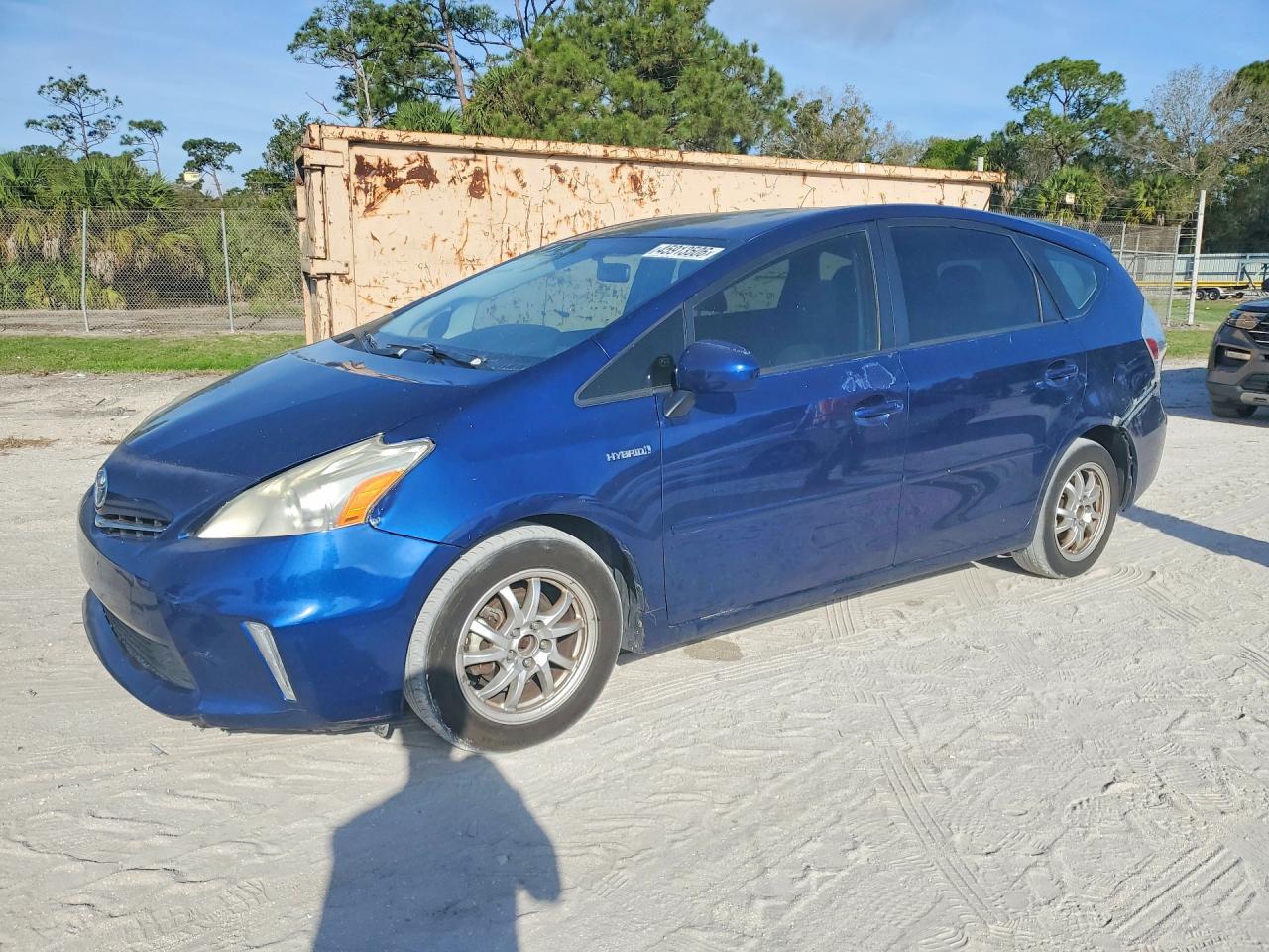 2013 TOYOTA PRIUS — Front 3/4