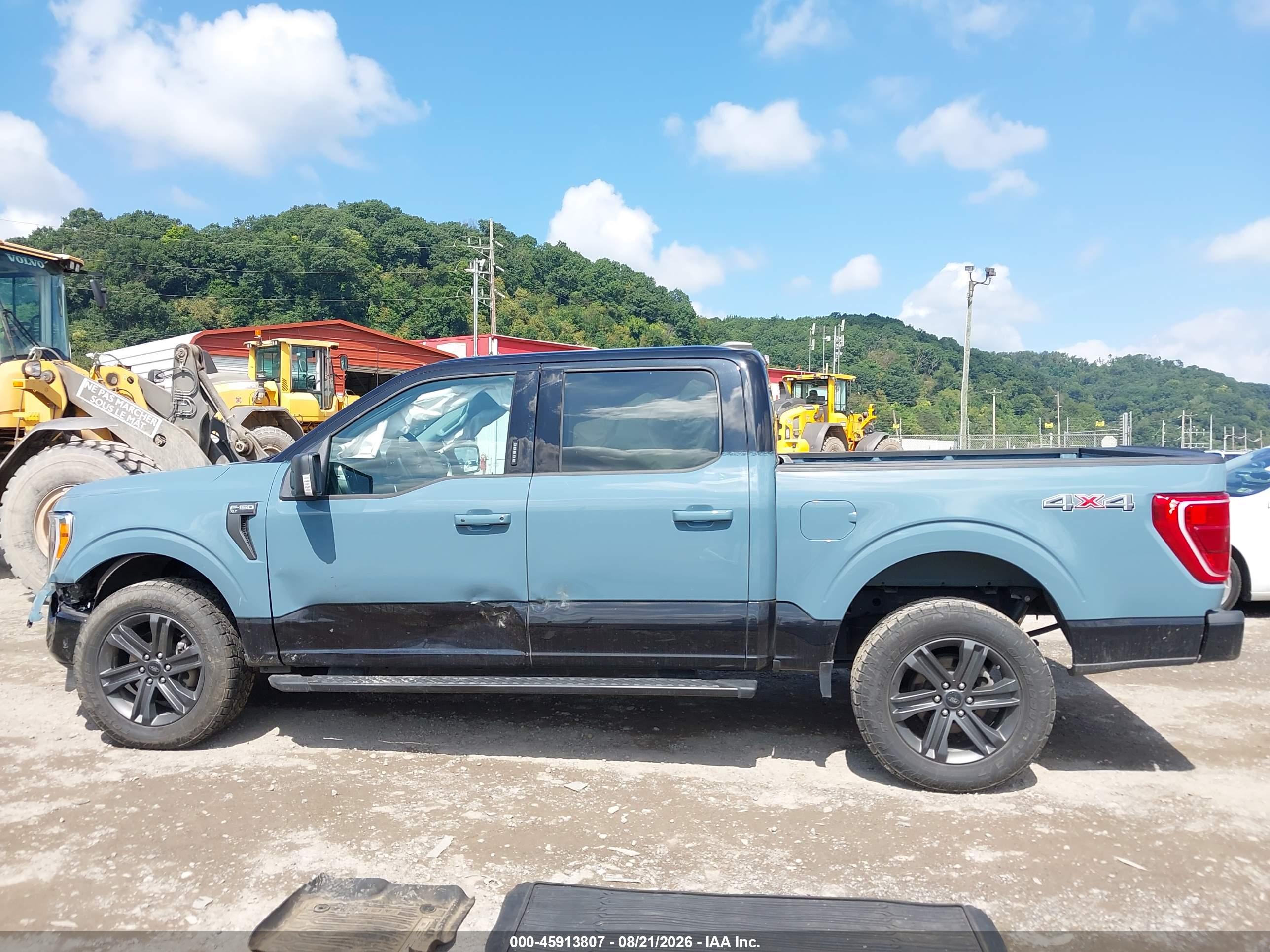 2023 FORD F-150 XLT
