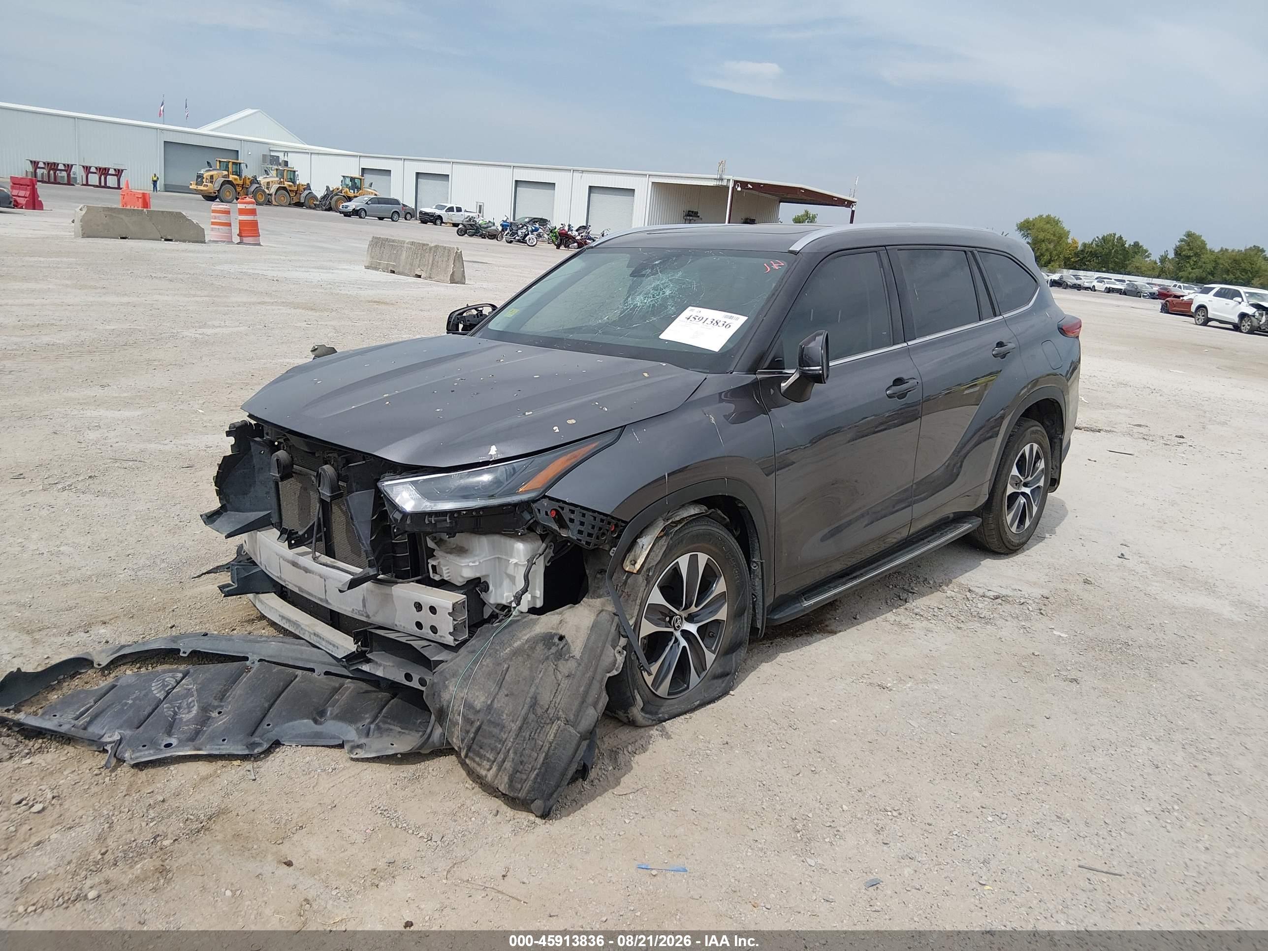 2021 TOYOTA HIGHLANDER XLE — I2