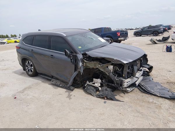 2021 TOYOTA HIGHLANDER XLE — I1