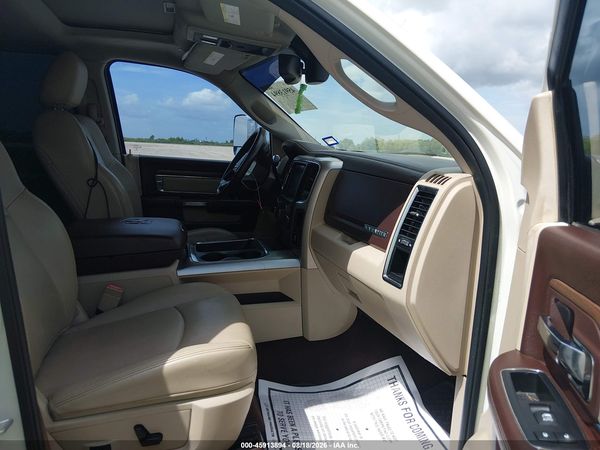 2017 RAM 3500 LARAMIE  4X4 8' BOX