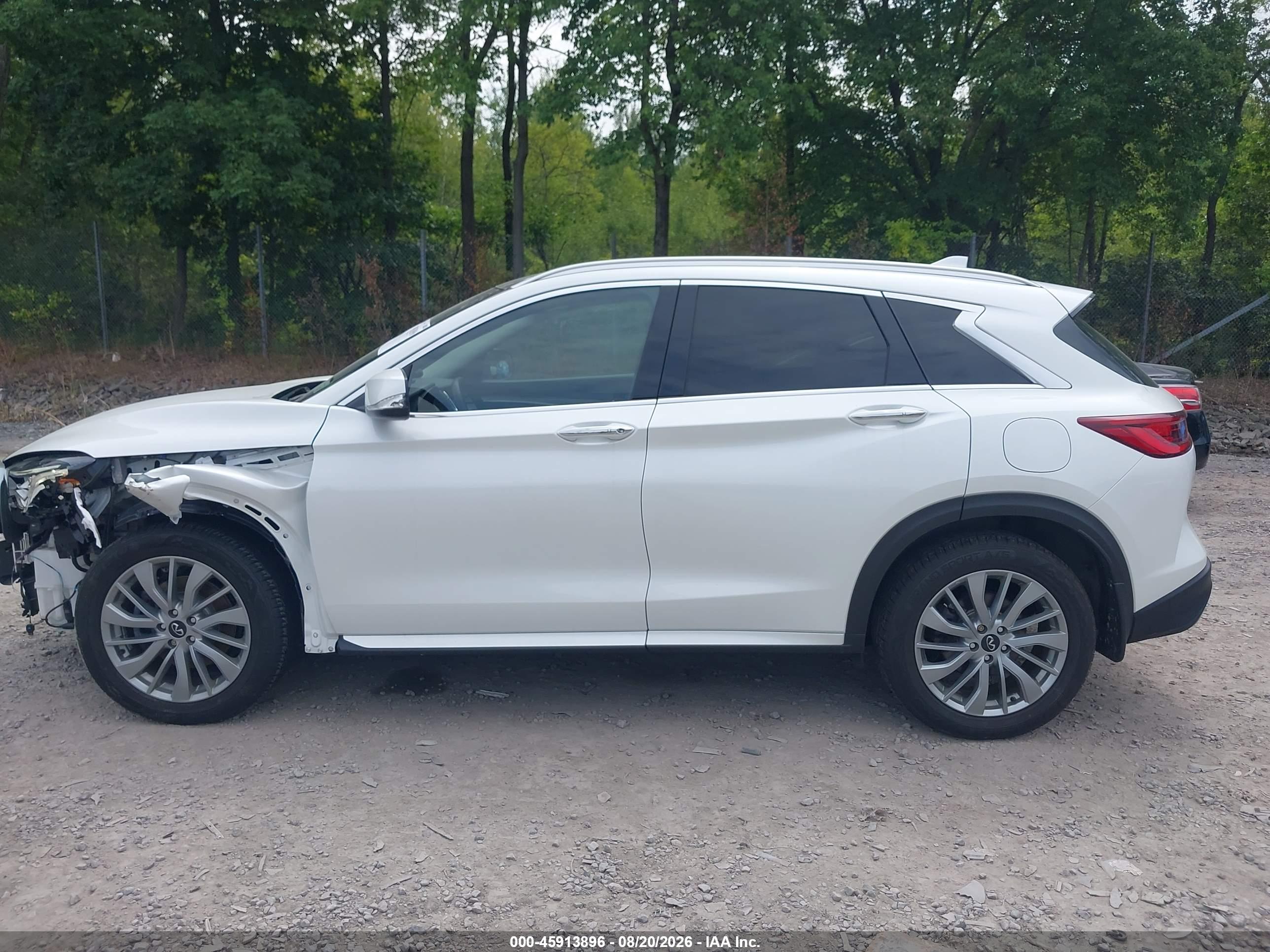 2023 INFINITI QX50 LUXE AWD