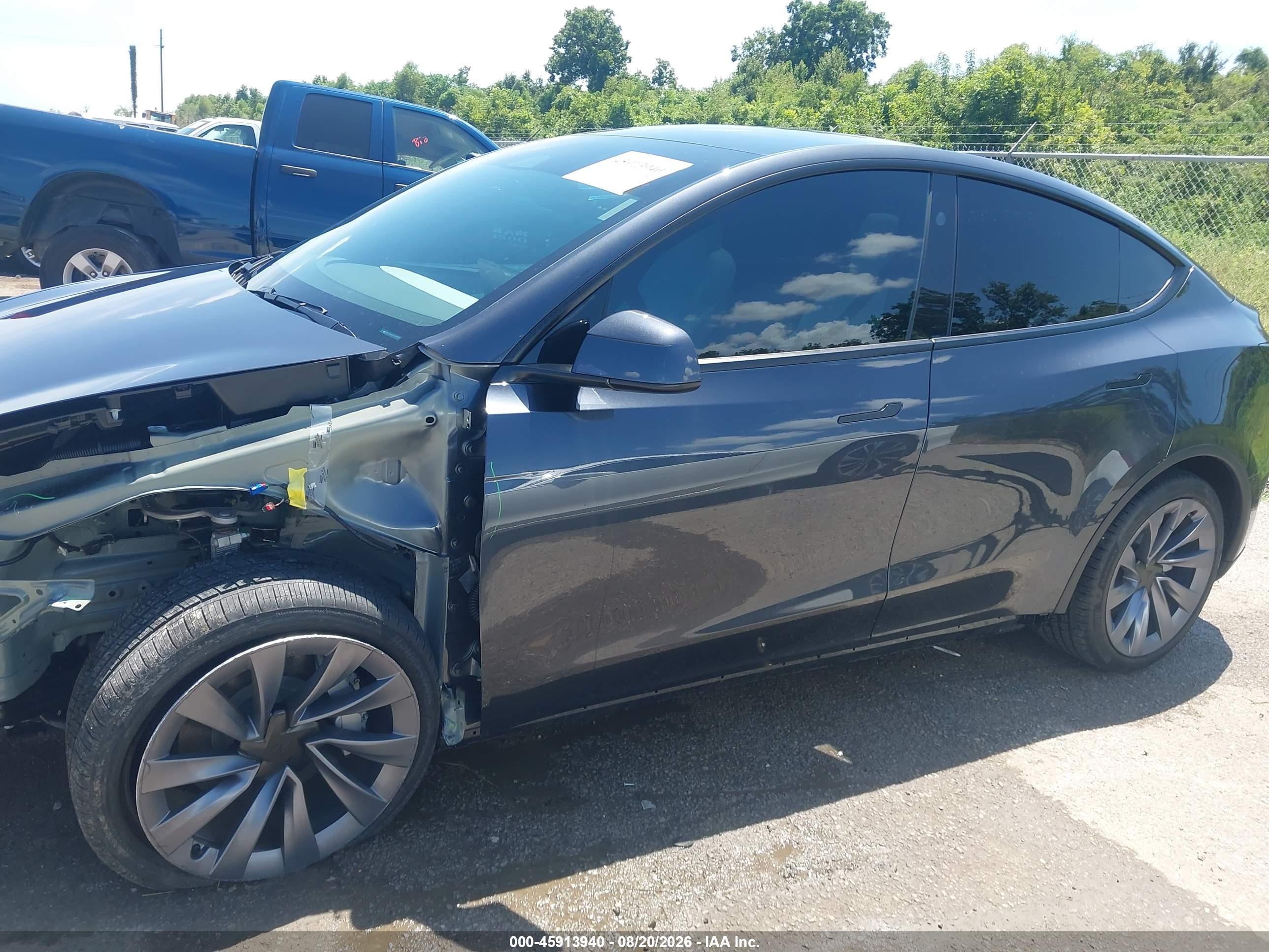 2026 TESLA MODEL Y