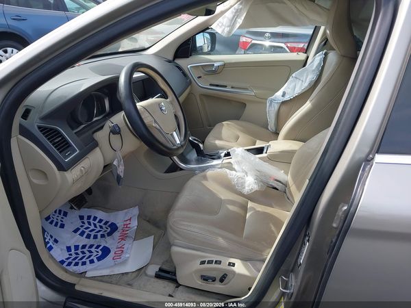 2016 VOLVO XC60 T5 DRIVE-E PLATINUM