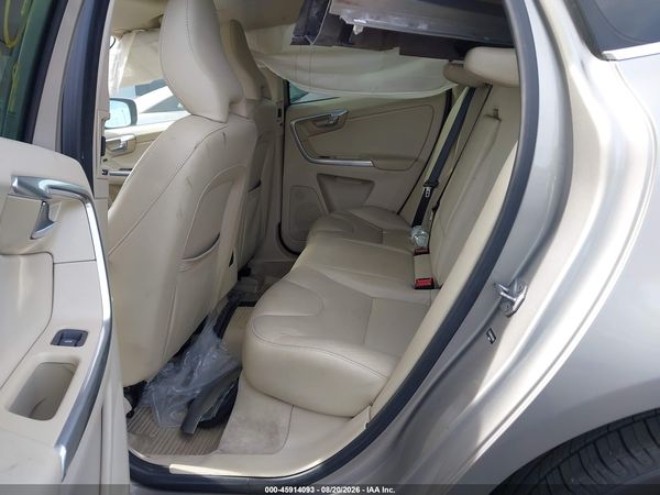 2016 VOLVO XC60 T5 DRIVE-E PLATINUM