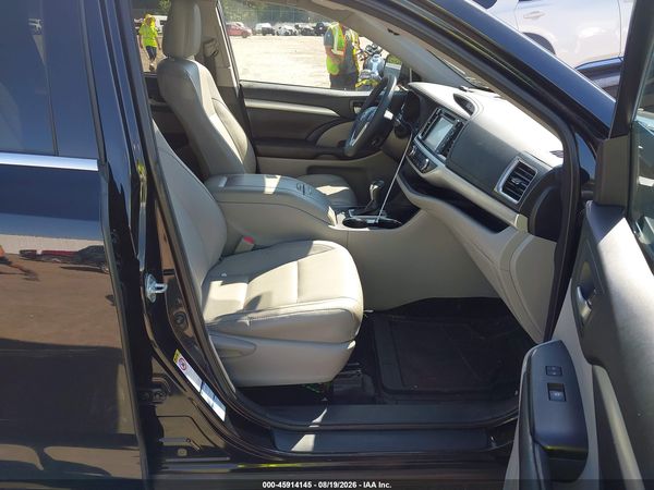 2016 TOYOTA HIGHLANDER XLE V6
