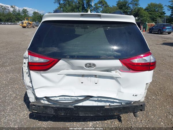 2019 TOYOTA SIENNA LE 8 PASSENGER