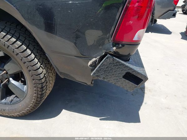 2017 RAM 1500 EXPRESS  4X4 6'4 BOX — I152