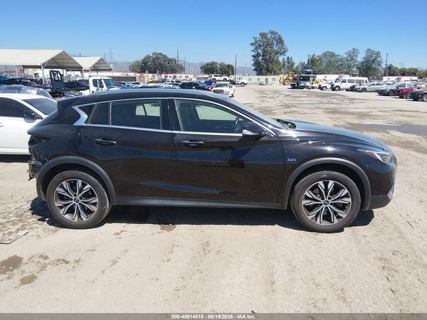 2017 INFINITI QX30 LUXURY