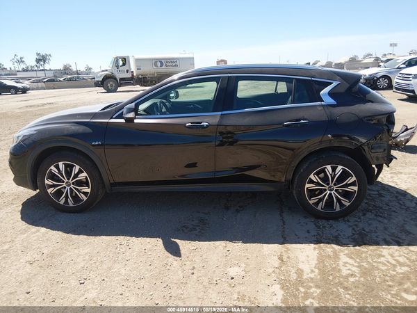 2017 INFINITI QX30 LUXURY
