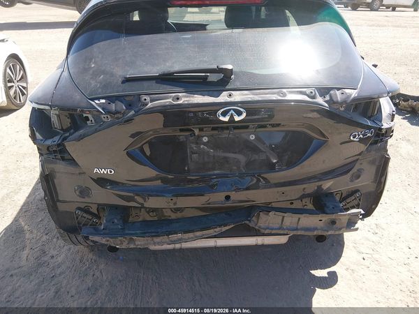 2017 INFINITI QX30 LUXURY