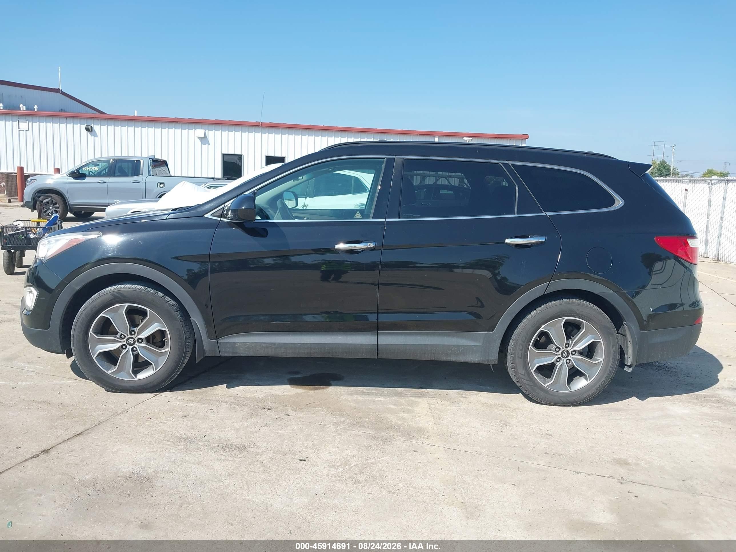 2016 HYUNDAI SANTA FE SE