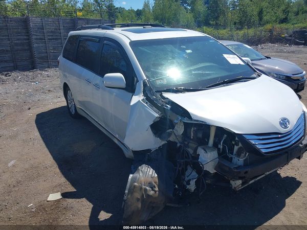 2015 TOYOTA SIENNA