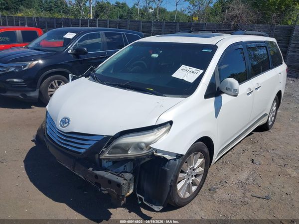 2015 TOYOTA SIENNA