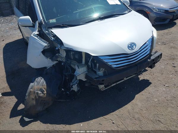 2015 TOYOTA SIENNA