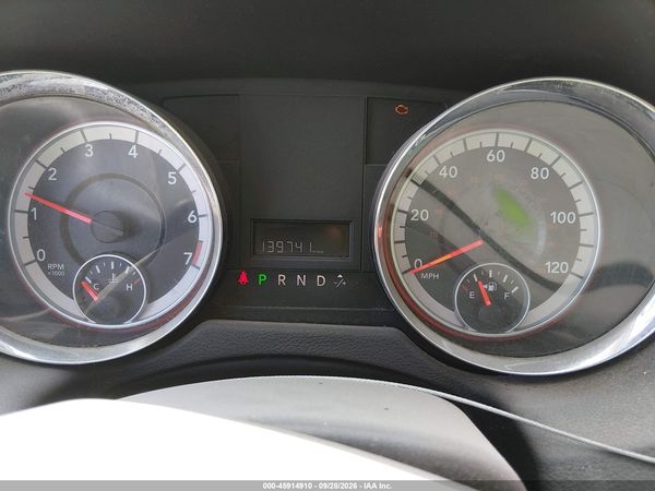 2012 DODGE GRAND CARAVAN SXT — I7