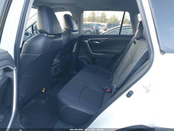 2021 TOYOTA RAV4 XLE PREMIUM — I8