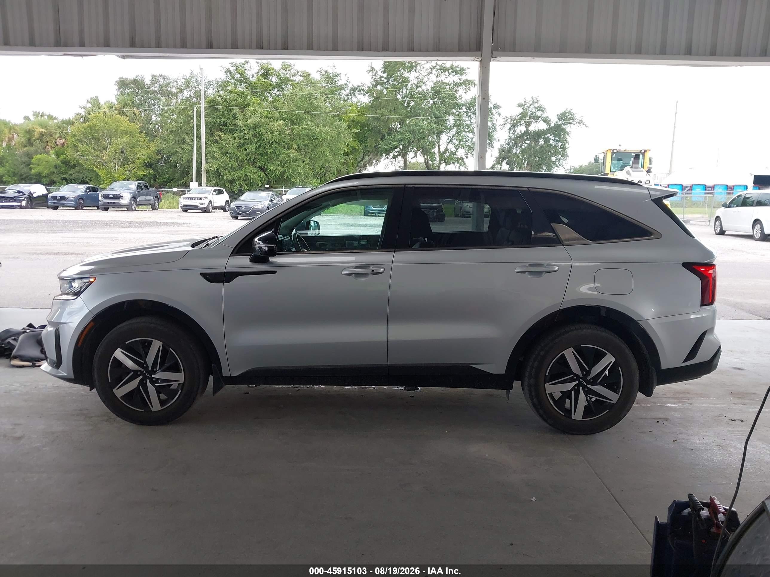 2022 KIA SORENTO S