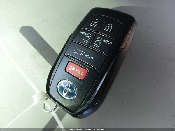 2024 TOYOTA SIENNA XLE