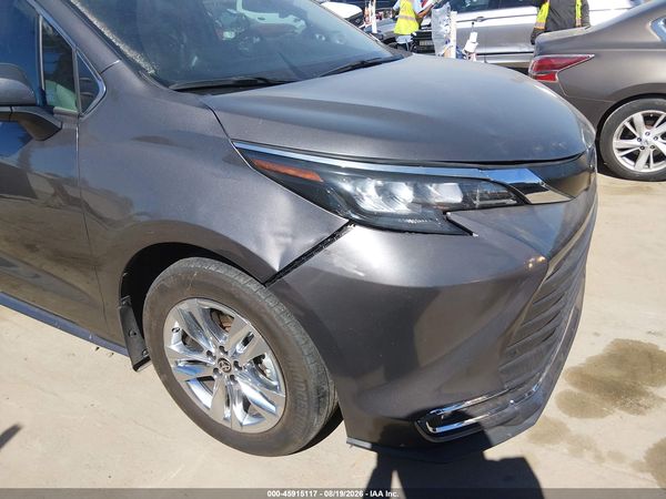 2024 TOYOTA SIENNA XLE