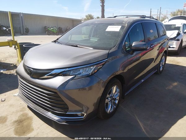 2024 TOYOTA SIENNA XLE