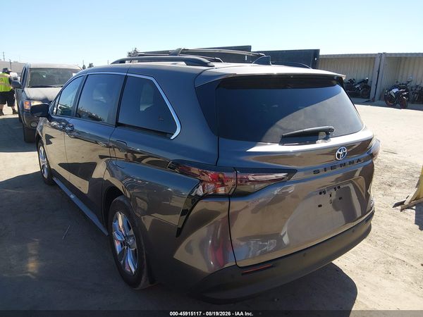 2024 TOYOTA SIENNA XLE