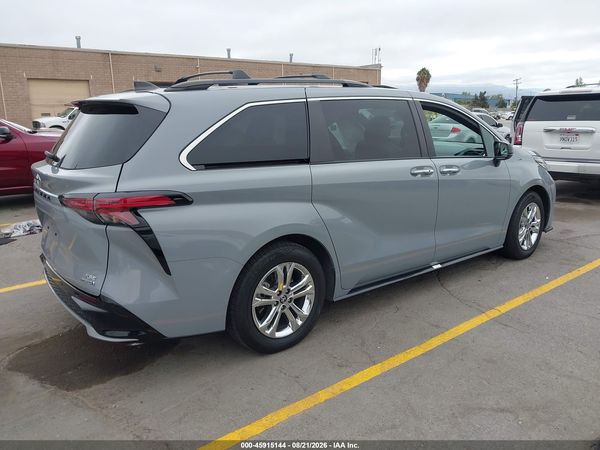 2023 TOYOTA SIENNA XSE