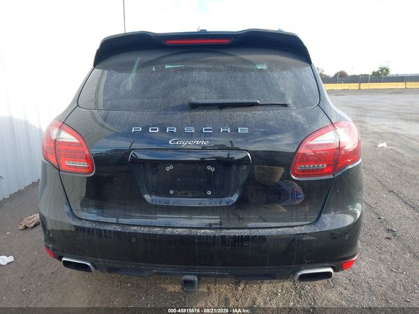 2014 PORSCHE CAYENNE