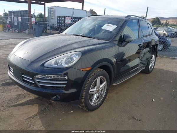 2014 PORSCHE CAYENNE