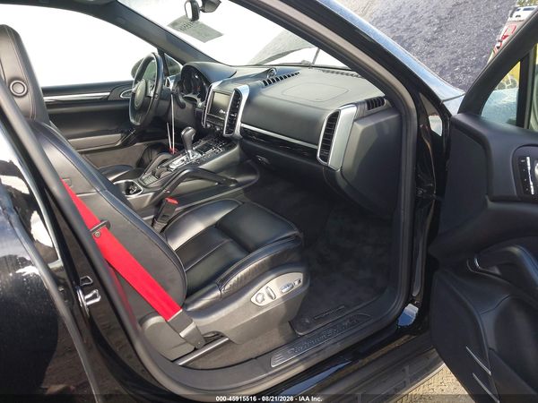 2014 PORSCHE CAYENNE