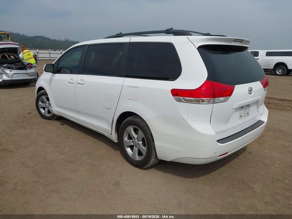 2012 TOYOTA SIENNA LE V6 8 PASSENGER — I3