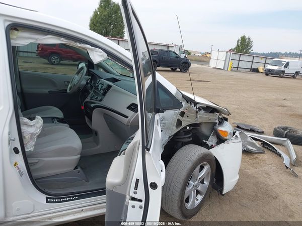 2012 TOYOTA SIENNA LE V6 8 PASSENGER — I5