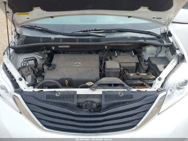 2012 TOYOTA SIENNA LE V6 8 PASSENGER — I10