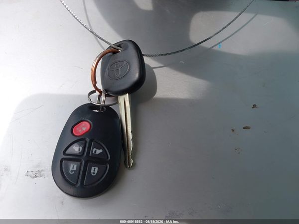 2012 TOYOTA SIENNA LE V6 8 PASSENGER — I11