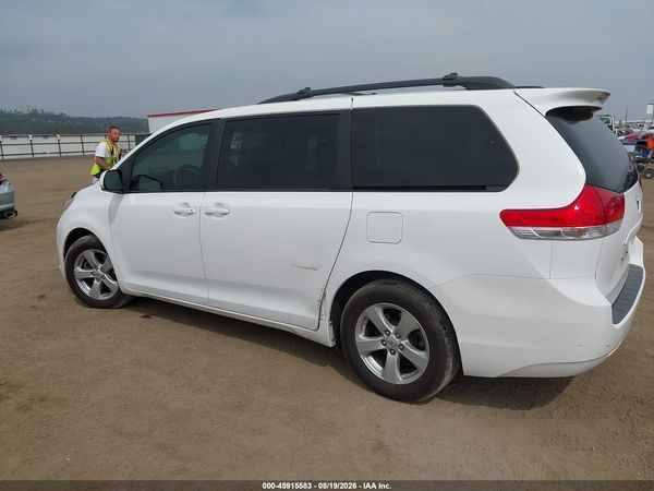 2012 TOYOTA SIENNA LE V6 8 PASSENGER — I117