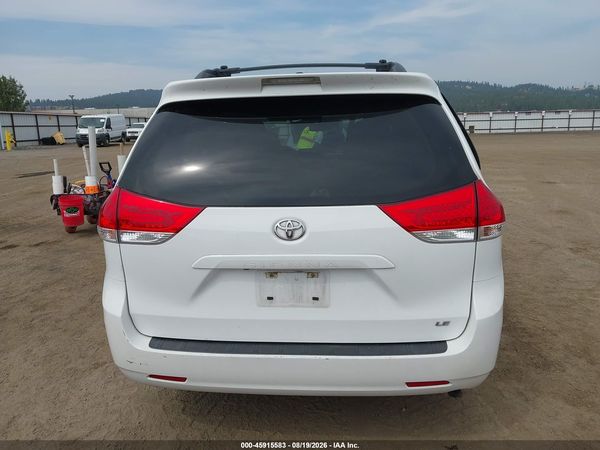 2012 TOYOTA SIENNA LE V6 8 PASSENGER — I119