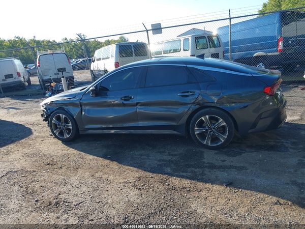 2022 KIA K5