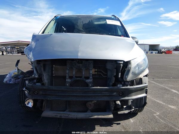 2017 MERCEDES-BENZ METRIS