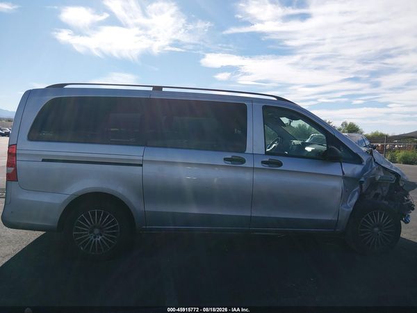 2017 MERCEDES-BENZ METRIS