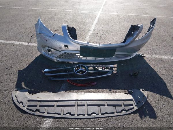2017 MERCEDES-BENZ METRIS