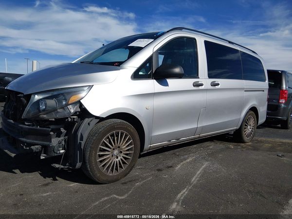 2017 MERCEDES-BENZ METRIS