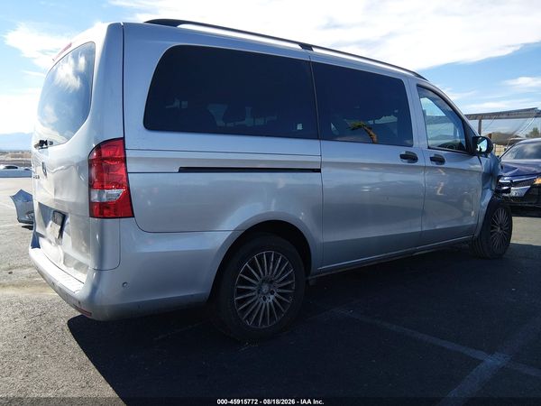 2017 MERCEDES-BENZ METRIS