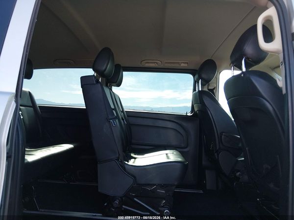 2017 MERCEDES-BENZ METRIS