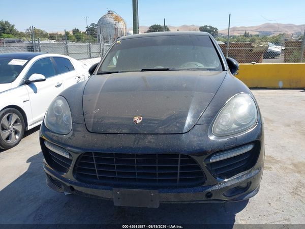 2013 PORSCHE CAYENNE GTS