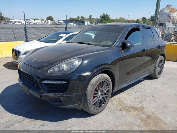 2013 PORSCHE CAYENNE GTS